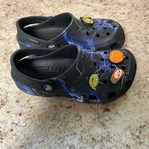 Crocs kids with pins !